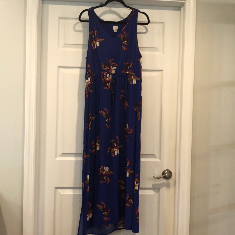 Flowy maxi dress